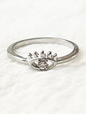 5/$15 🩷 MUST BUNDLE Silver Evil Eye Ring with Clear Crystal Accent